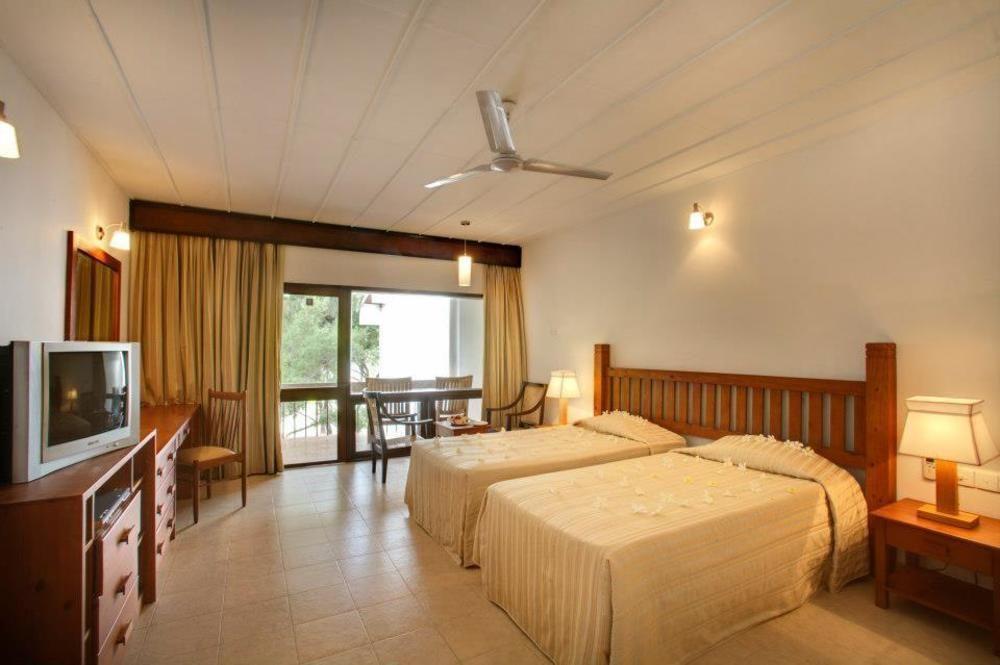 Nilaveli Beach Resort - Level 1 Certified ภายนอก รูปภาพ
